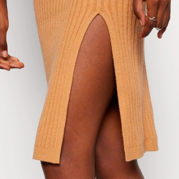 Hollister Elegant Tan Ribbed Knit Dress Boho Beach Vacation Bodycon Dress - Picture 8 of 11